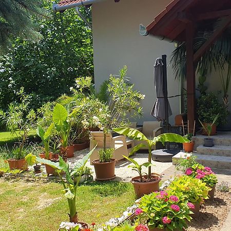 Feher Rozsa Apartman Cserszegtomaj Exterior foto
