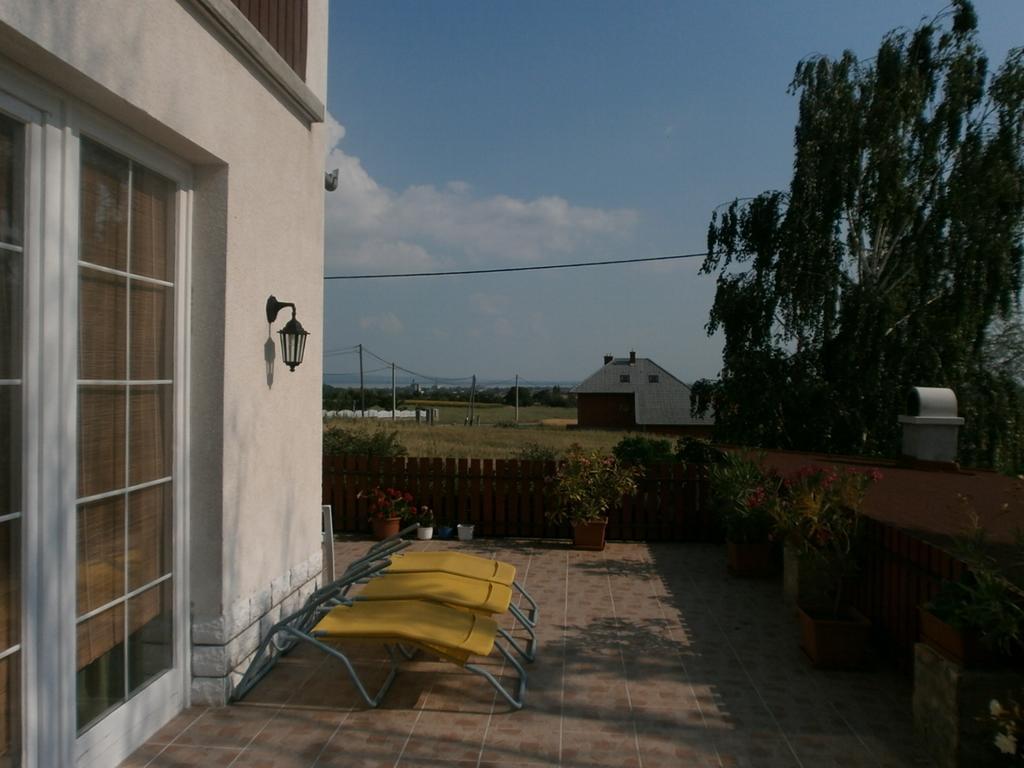 Feher Rozsa Apartman Cserszegtomaj Exterior foto