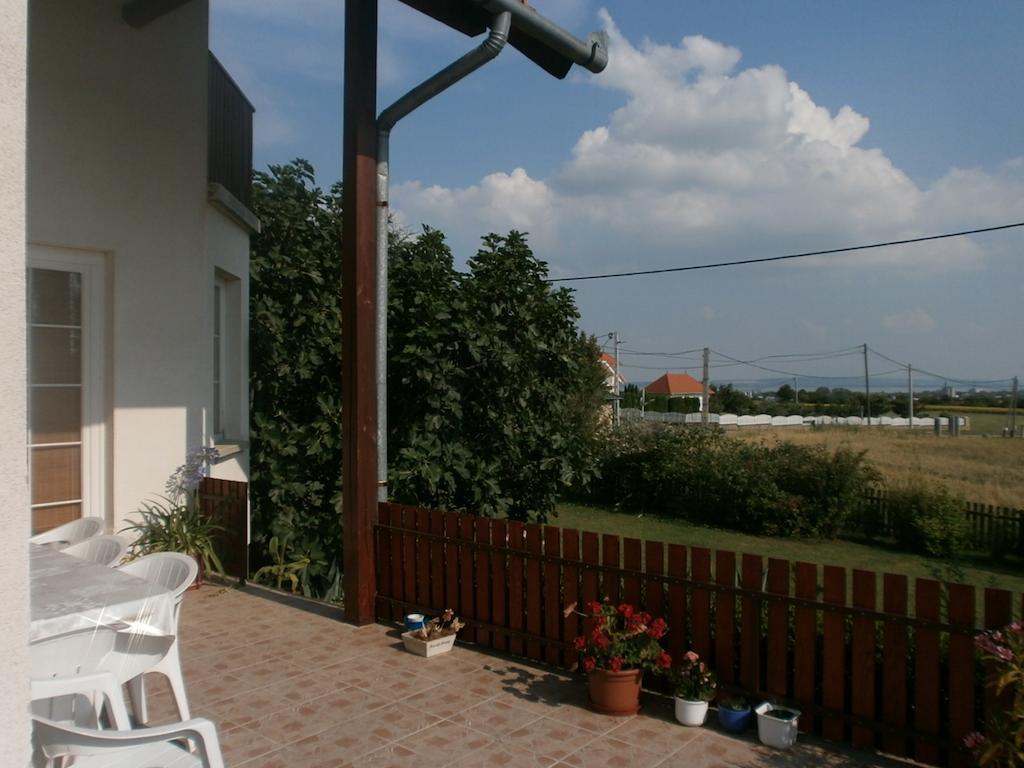Feher Rozsa Apartman Cserszegtomaj Exterior foto