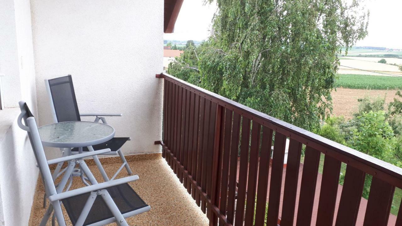 Feher Rozsa Apartman Cserszegtomaj Exterior foto